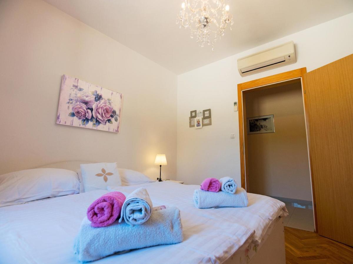 M. De Dominisa 5 Apartment Rab Town Exterior photo