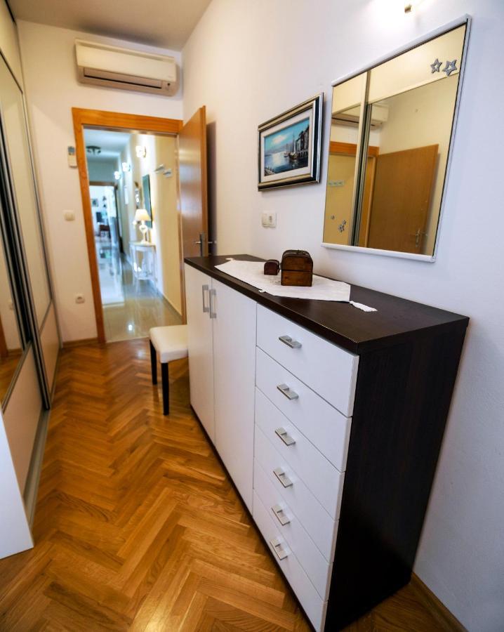 M. De Dominisa 5 Apartment Rab Town Exterior photo